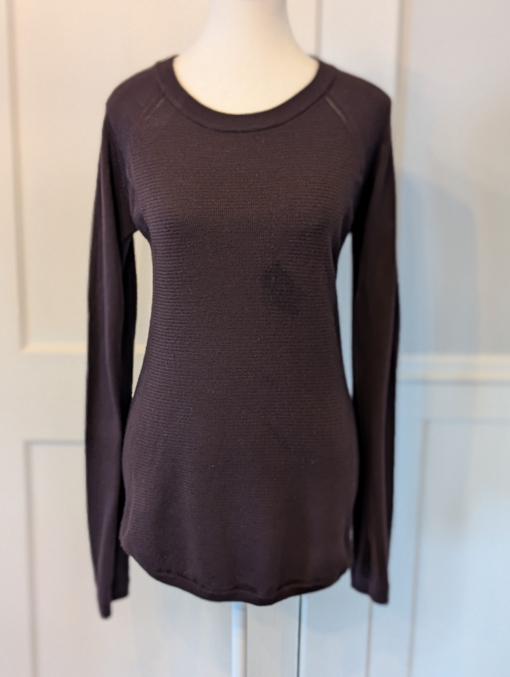 Lululemon Thermal Long Sleeve With Finer Holes (Burgundy/Plum) Size 6
